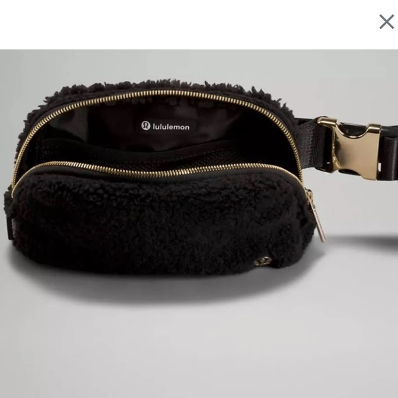 lululemon athletica Handbags - Lululemon Everywhere Fleece Belt Bag - black Fanny Pack🔥TikTok viral item